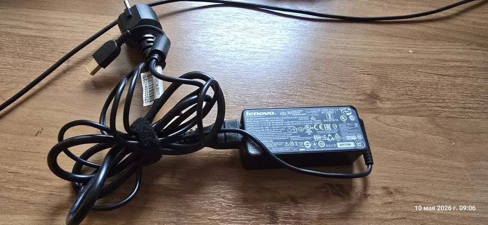 Зарядное устройство Lenovo