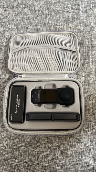 Insta 360x5 экшн-камера