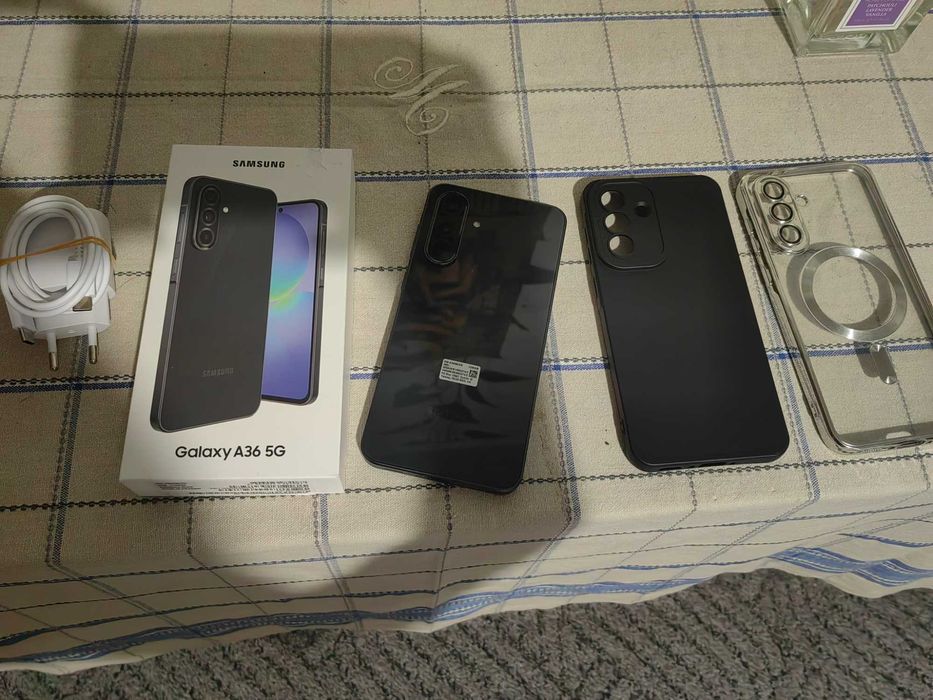 Продавам заключен от оператор samsung a36