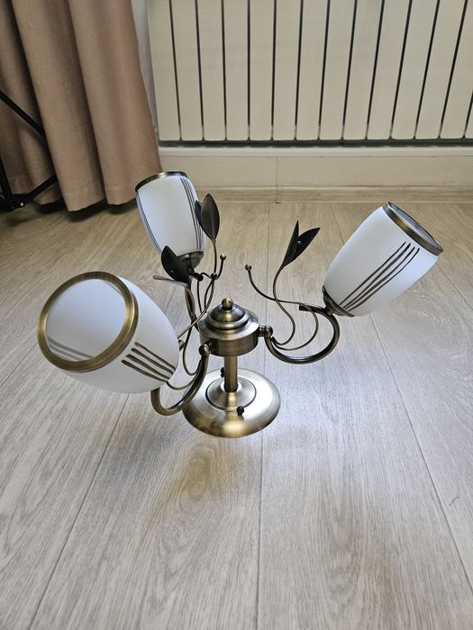 Люстра для зала, спальни.