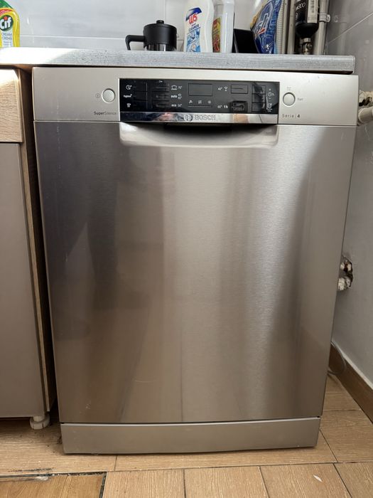 Mobila de bucatarie cu electrocasnice