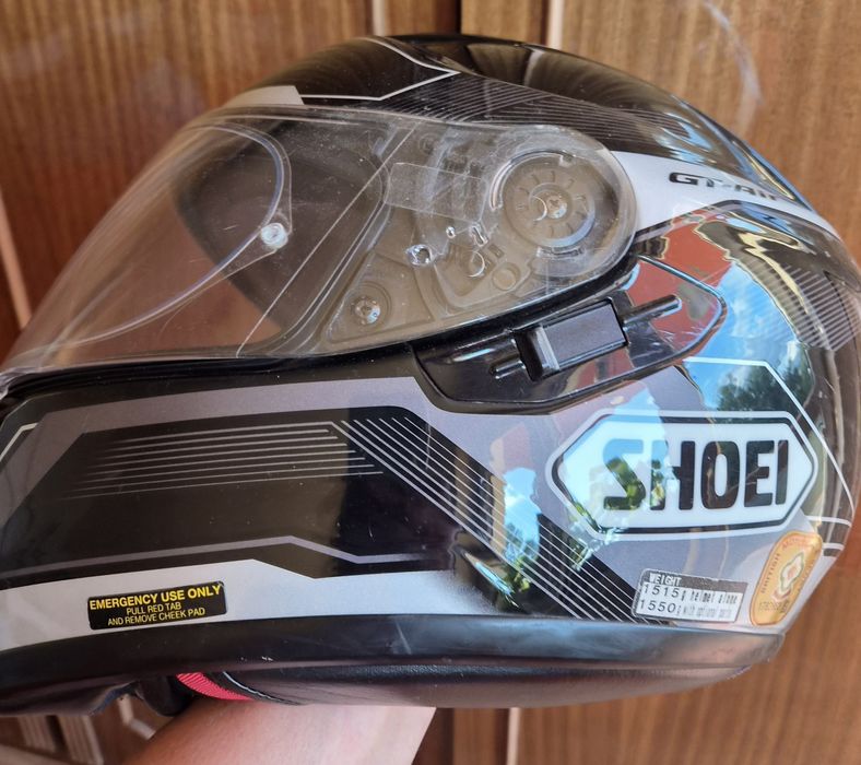 Каска Продавам каска  Shoei GT-Air.. ползвана в добро състояние .
Размер L.
200 евро ако някой се интересува да пише .