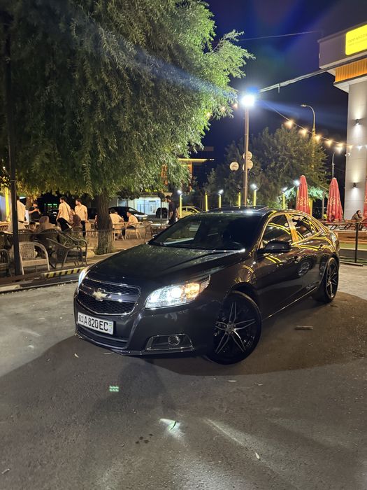 Малибу 1 автомат 2013 йил 170.000 км юрган холати идеал