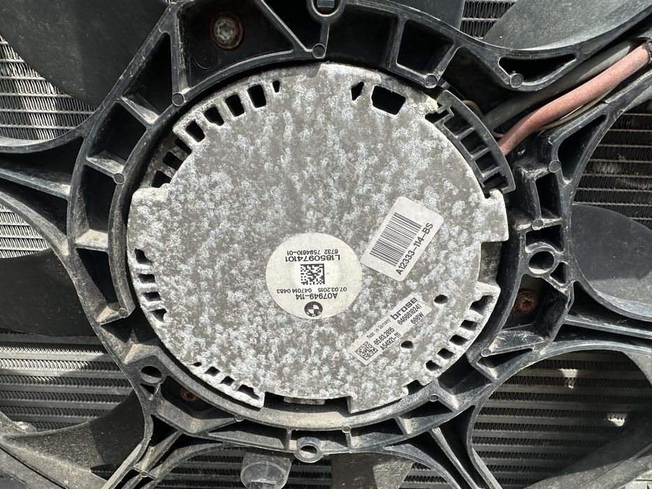 Trager BMW seria 7 model F01 / F02 motor benzina / diesel 730d / 740d / 750d / 730i / 740i / 750i complet radiatoare / ventilatoare / radiator apa ac