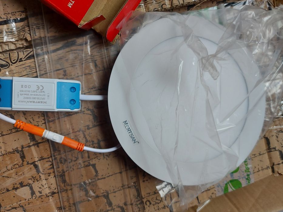 Потолочный светильник