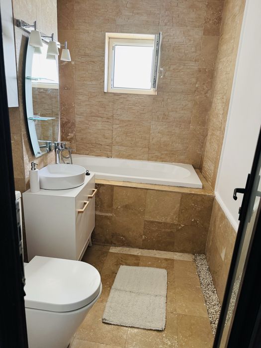 Inchiriez apartament 2 camere strada Sfanta Vineri