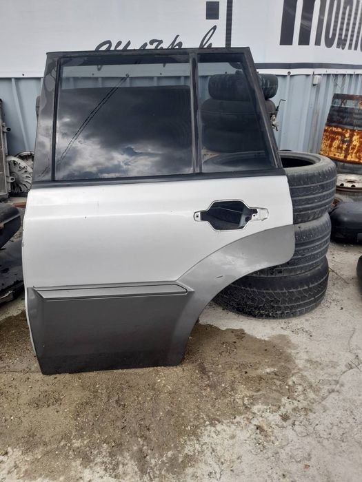 врати Предни и задни Hyundai Terracan 2005