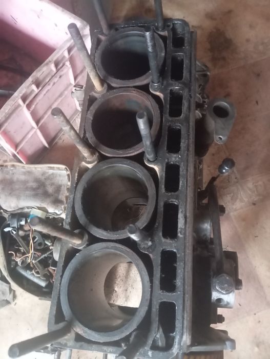 Продам блок на 402 двигатель