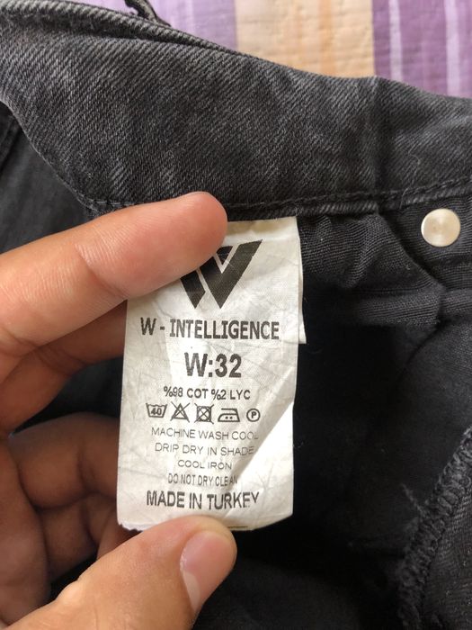 Къси дънкови гащи