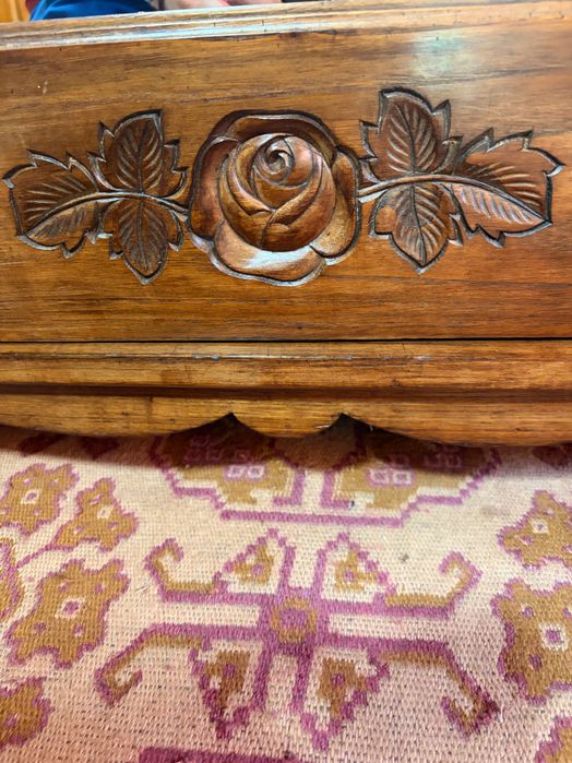 Старинен дъбов гардероб