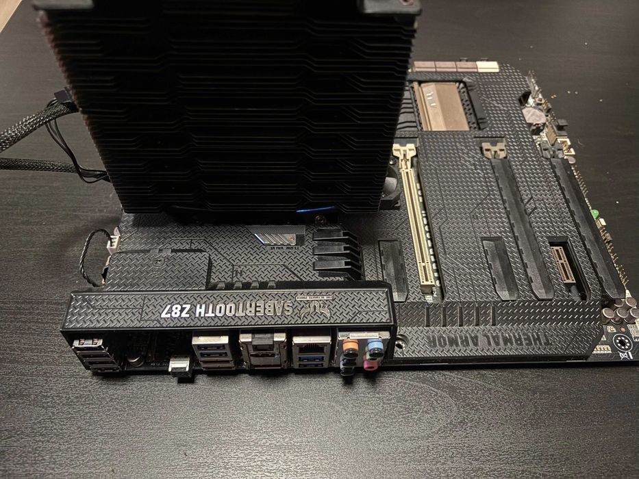 Kit Asus Sabertooth Z87 + i7-4770K + 16GB DDR3 + Dark Rock Pro 3