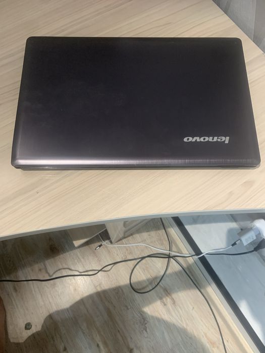 Продаю рабочи дохлый ноутбук