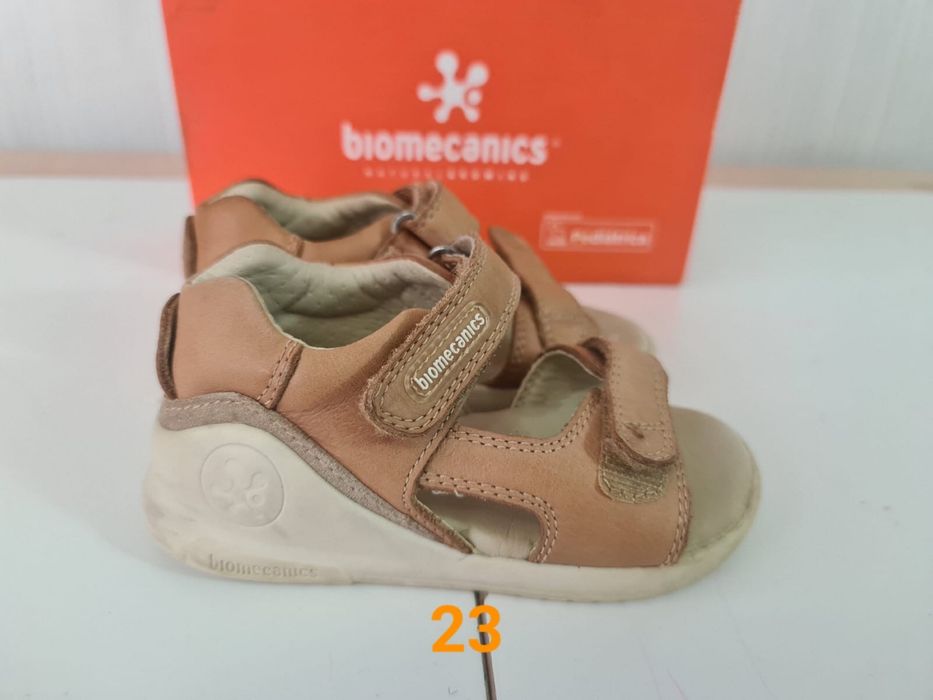 Papuci biomecanics marimea 23