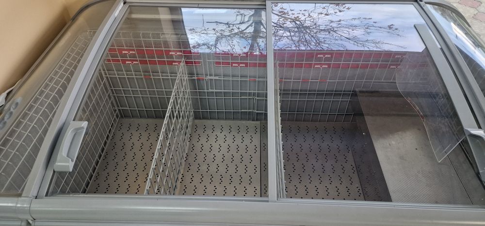 Професионален фризер