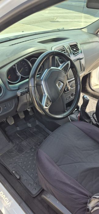 Vând Dacia Logan