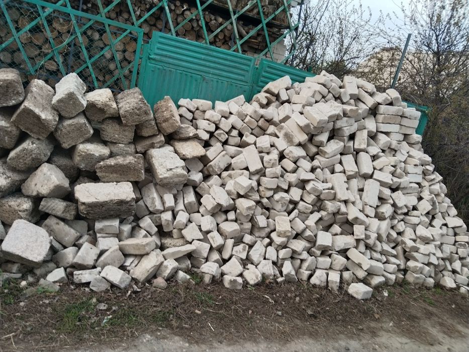 Продам кирпич б/у.