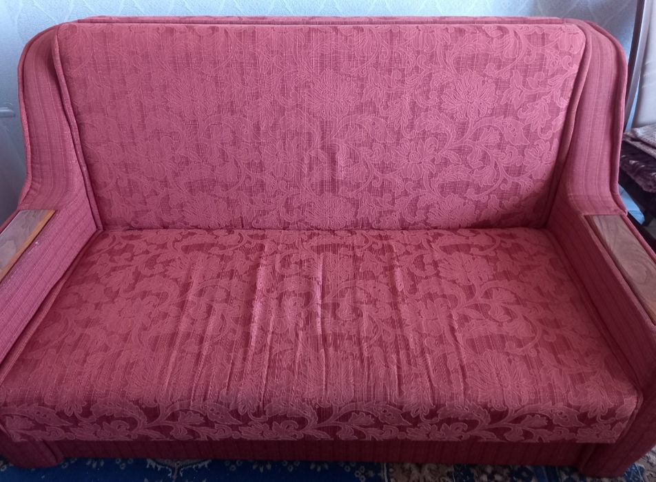 Продам маленький диван