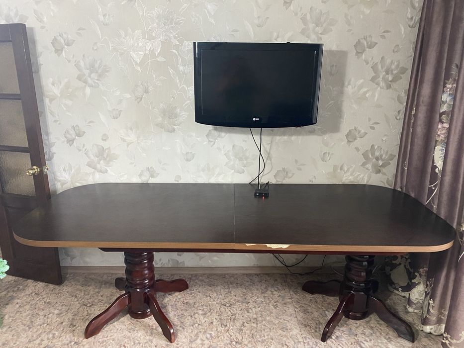 Продам стол