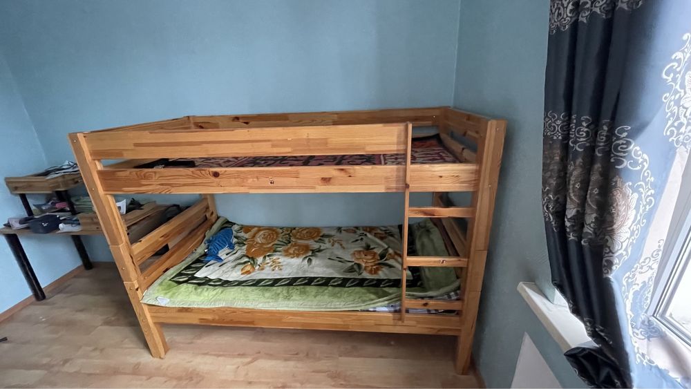 Двух ярусный кровать для детей.