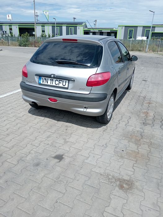Peugeot 206 1 4 benzina anul 2001
