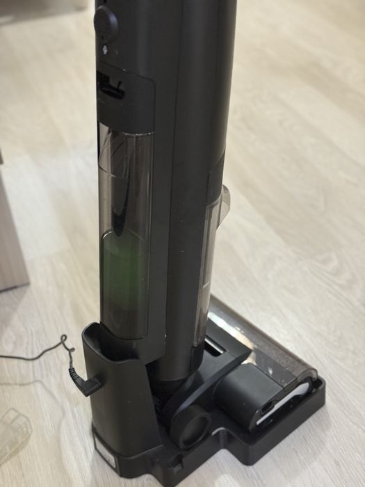 Вертикальный беспроводной пылесос MU