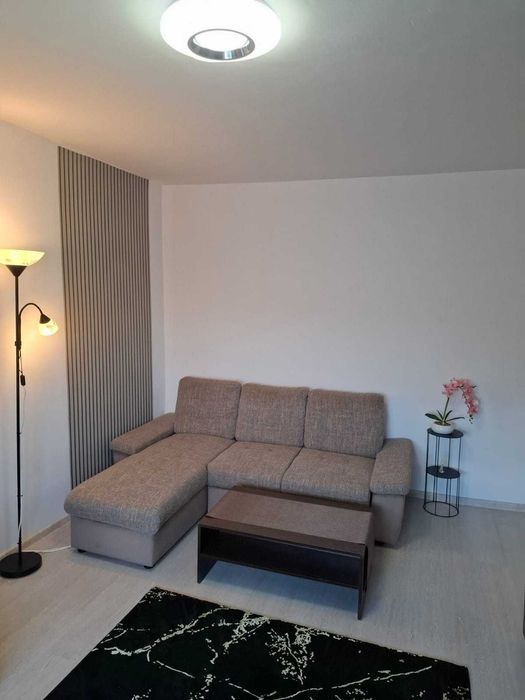 Proprietar dau in chirie apartament cu 2 camere, semidecomandat, zona Dacia, str. Timis in vecinatatea Iulius Mall
