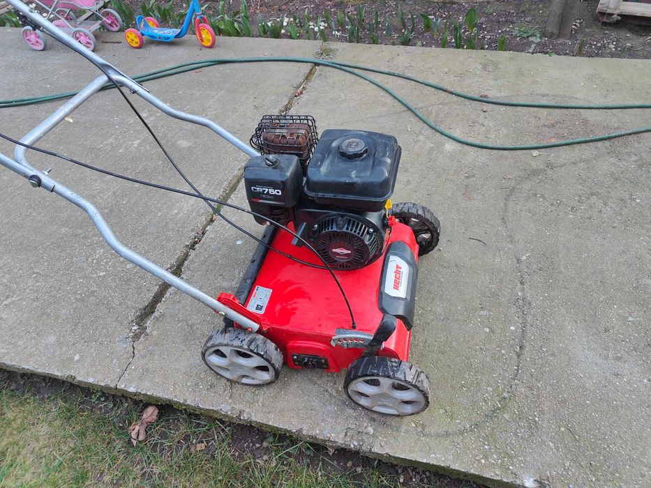 Scarificator Hecht motor Briggs 4.5 cai