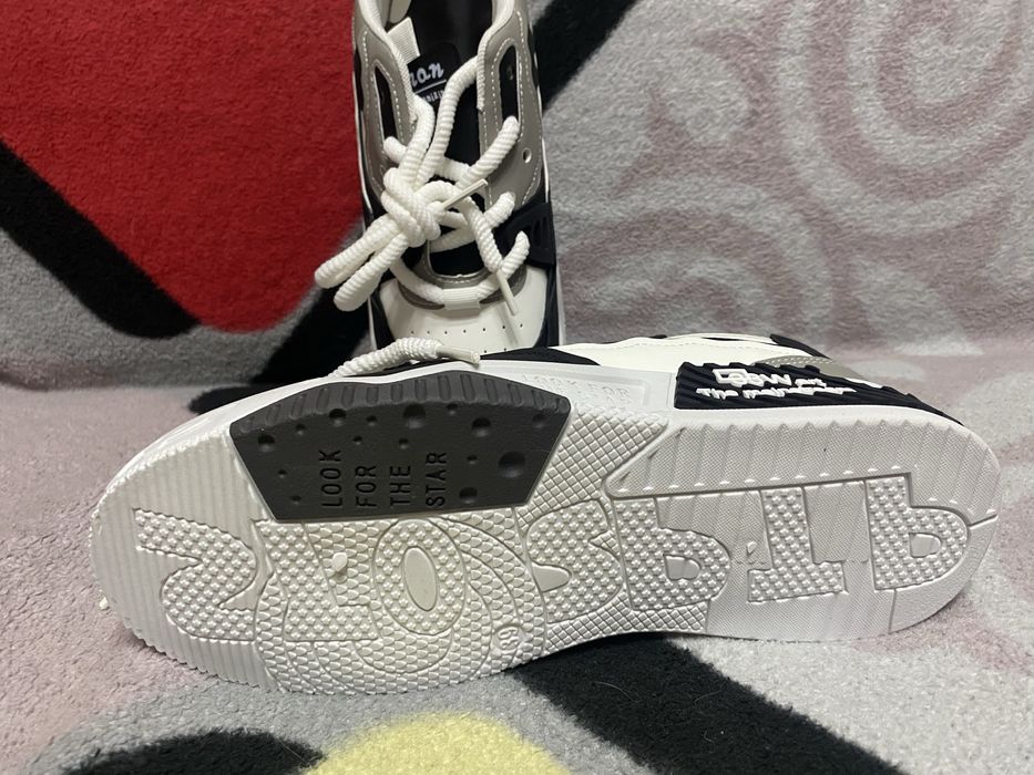 Продам совершенно новые кроссовки