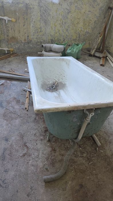 Чугунная ванна продаётся