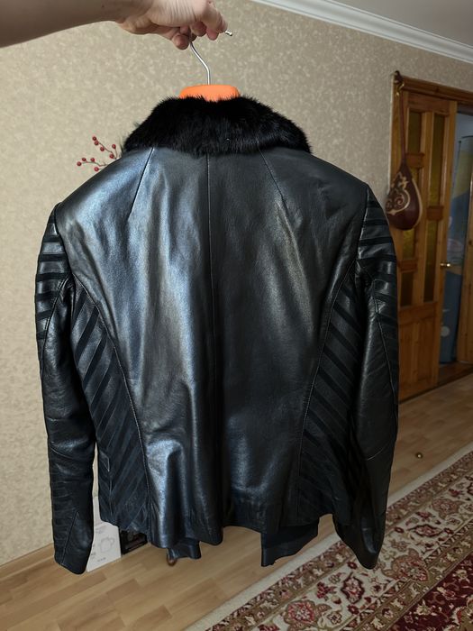 Кожаная куртка с норковым воротником