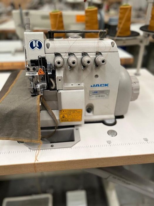Plotter si Masini de cusut industriale