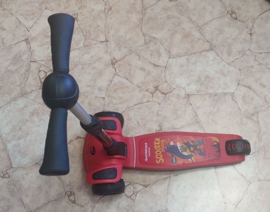 Продам самокат детский