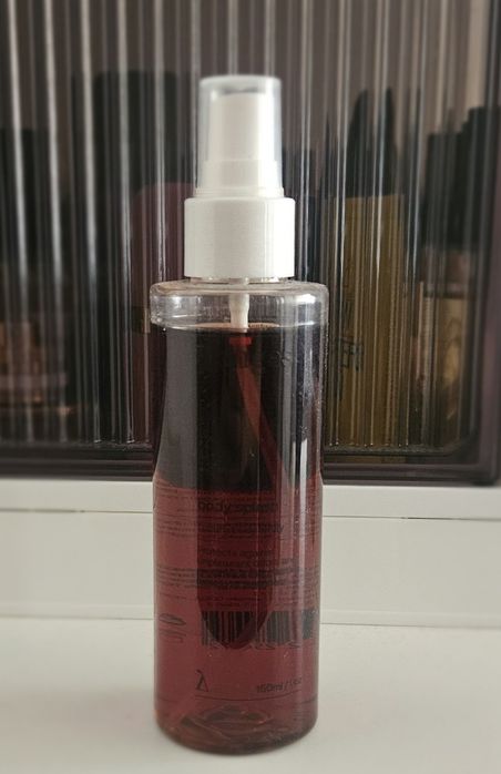 Разменям и продавам . Козметика от Bellebox , Yenges , Kiko M