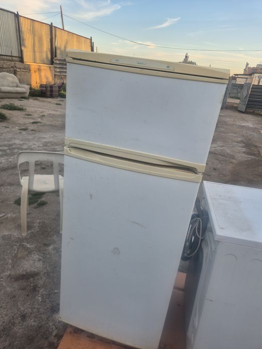 Продам холодильник
