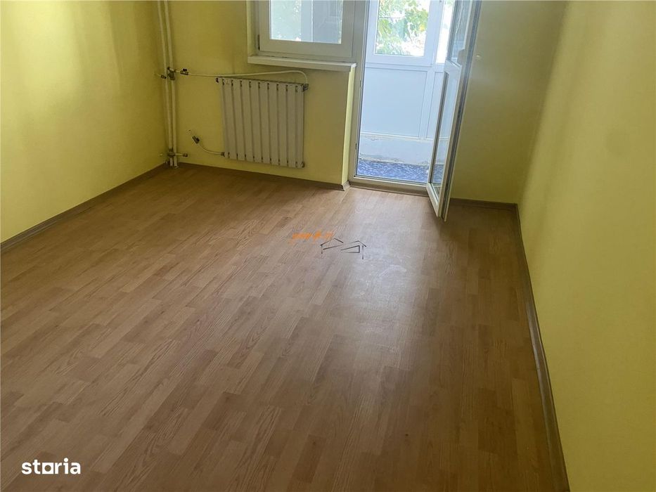 Apartament 4 camere , zona cartier Sud , et 1 , 60 mp , liber — fotografia 3