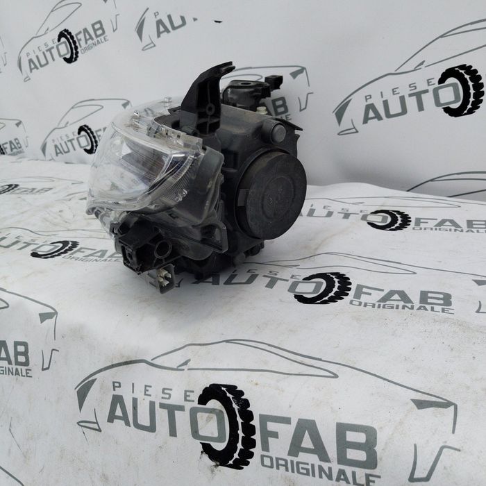 Far stanga Toyota Auris Facelift Lupa 81150-02K30 an 2015-2016-2017-20