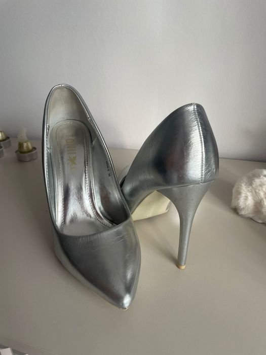 Pantofi stiletto nr 38