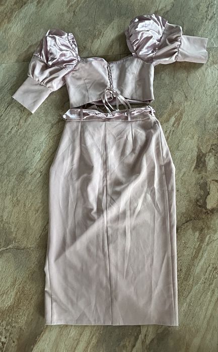 Tinuta fin 2 piese , fusta trei sferturi si corset