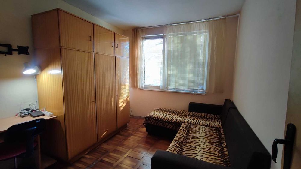 Дава се под наем Двустаен апартамент в Велико Търново, Център - 40 кв.м за 255 € - Снимка #2