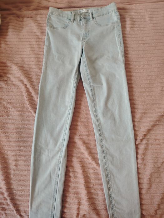 Blugi Sinsay, model Mid Waist Skinny