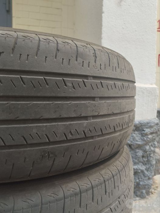 Комплект покрышек 215/60/R17 (в среднем состоянии)