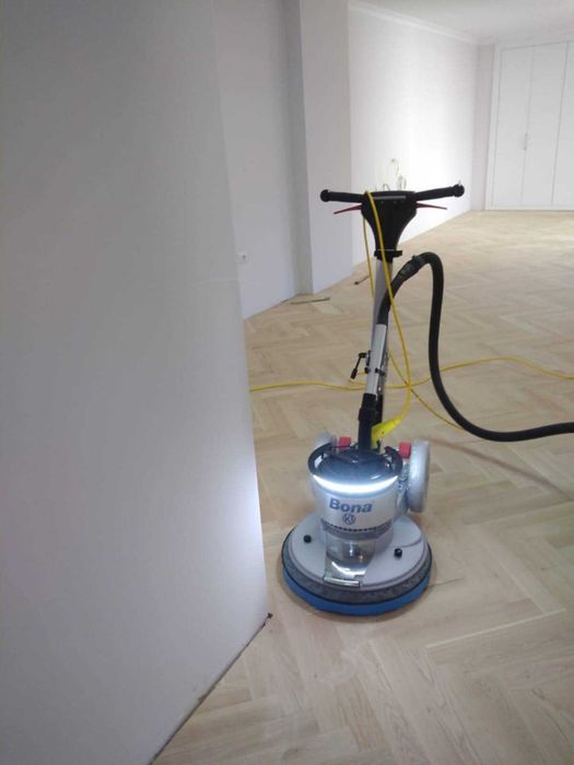 Raschetez parchet masiv, finisez parchet stratificat