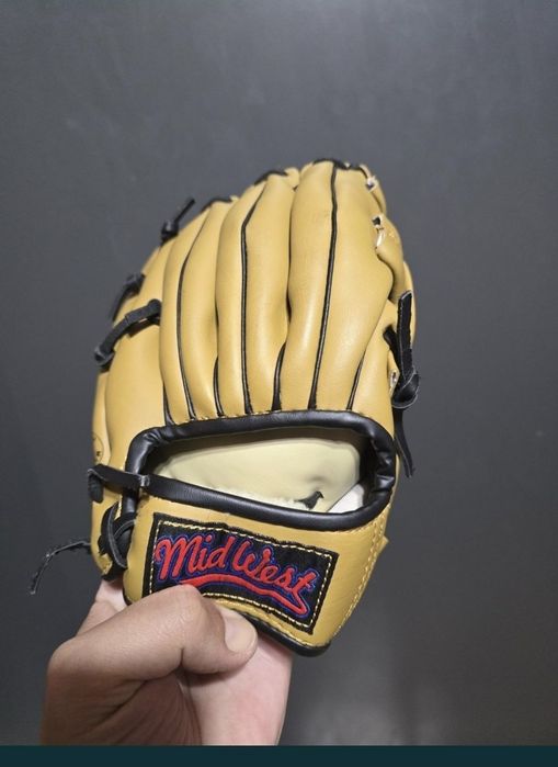 Manusa de baseball Midwest
