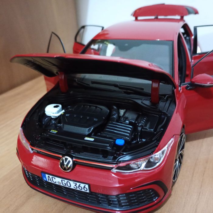 Machetă 1:18 Golf 8 gti.