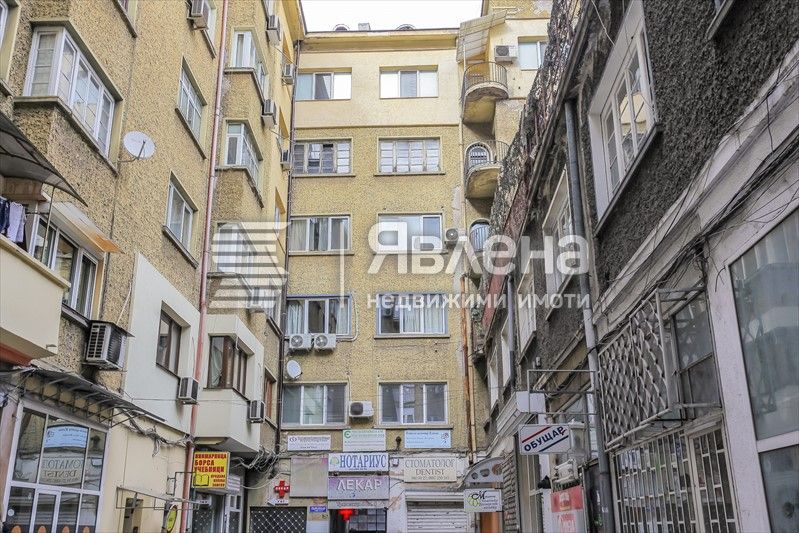 Продава се Офис в София, Център - 414 кв.м за 2054 €/кв.м - Снимка #2