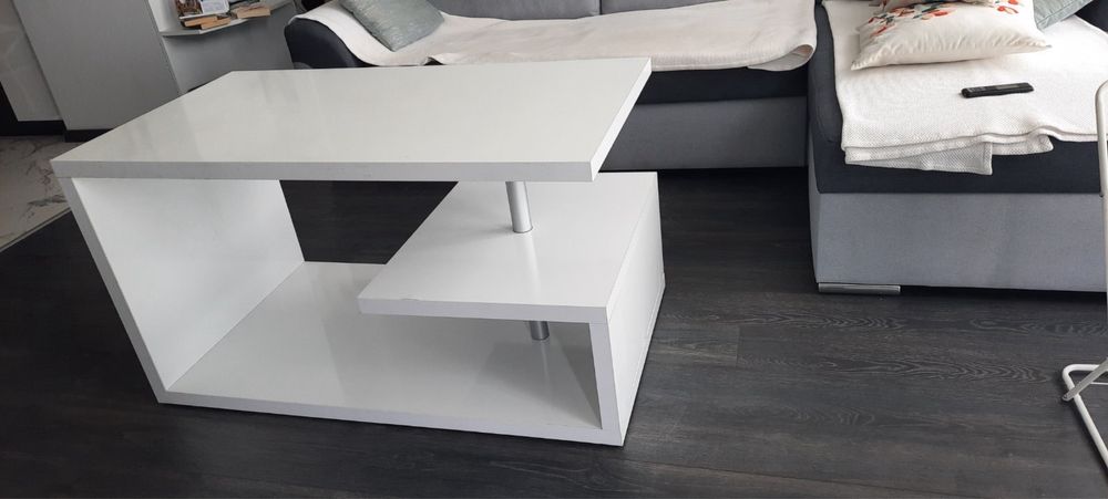 Холна маса за дома