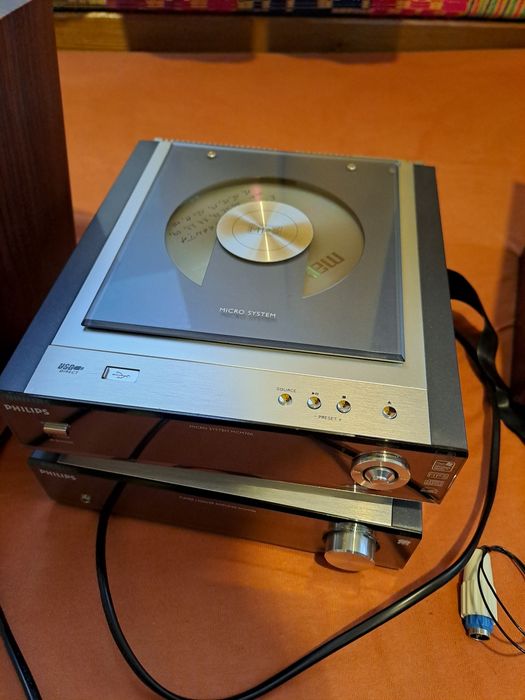 Micro sistem audio Hi-Fi Philips MCM700/12
Model: RM-805
Material: ABS