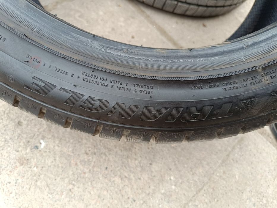 Triangle PL02 235/45/18 зимняя