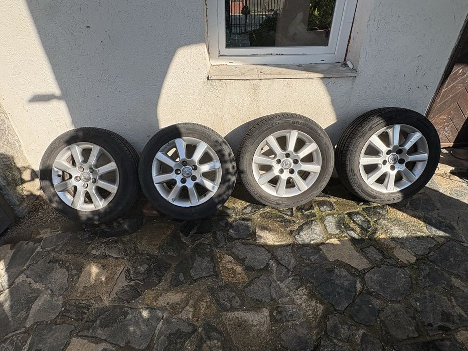 Джанти с гуми за Тойота