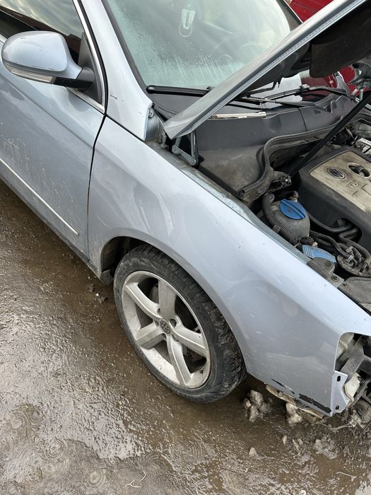 Aripă dreapta fata Volkswagen Vw Passat B6